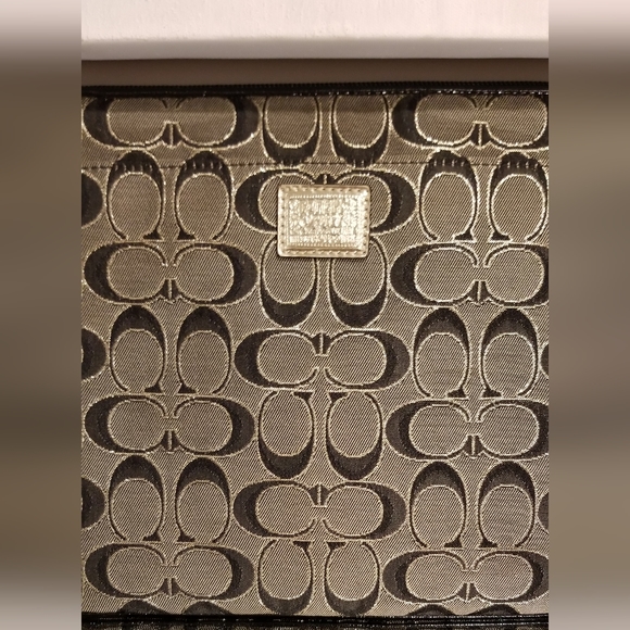 COACH Poppy Padded IPAD/E-reader Case - Picture 2 of 7